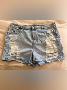 American Eagle mom short